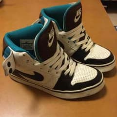 ナイキ スニーカー ハイカットのサムネイル