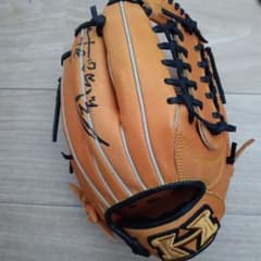 軟式用 グローブハイゴールド サイン入り 金田正一元プロ野球選手 軟式用 グローブハイゴールド サイン入り 金田正一元プロ野球選手未