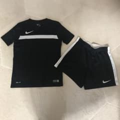 NIKE ナイキ　DRI-FIT  XS  130センチ 位のサムネイル