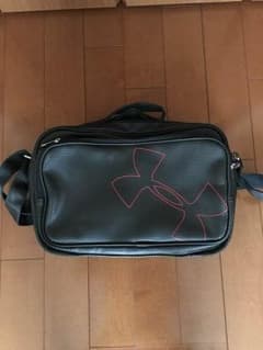 アンダーアーマー エナメルバッグのサムネイル