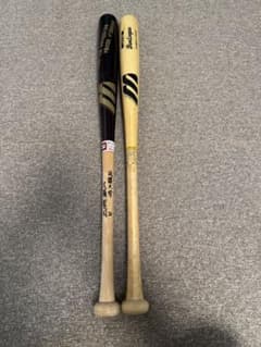 （右）硬式木製バット（左）トレーニングバット　近畿大学時代　大隣選手 右）硬式木製バット（左）トレーニングバット 近畿大学時代 大隣選手