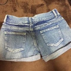 ショートパンツのサムネイル
