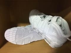 Nike AIR MORE UPTEMPOのサムネイル