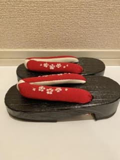 子供用 下駄 桜柄 鼻緒 赤 17cm 桐　キッズ　新品未使用　お祭りのサムネイル