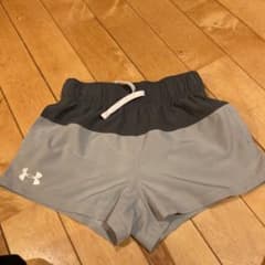 アンダーアーマー ショートパンツ120か130のサムネイル