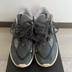 NIKE Kyrie low5のサムネイル