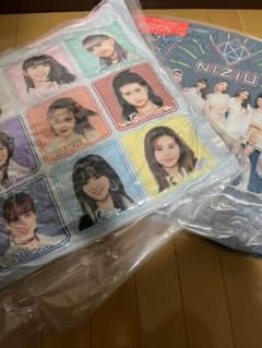 NiziU  くじ  ビジュアルスクエアクッションのサムネイル