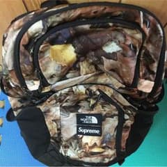 supremeリュックのサムネイル