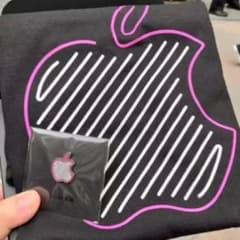 Apple新宿 限定Tシャツ(Mサイズ)&ピンバッチのサムネイル