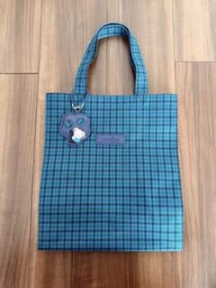 ファミリア チェック柄トートバッグ クマチャーム付き - メルカリ