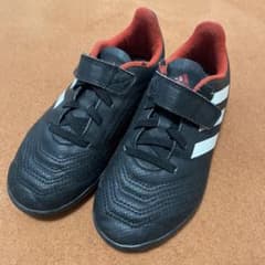 アディダス　サッカーシューズ　18cmのサムネイル