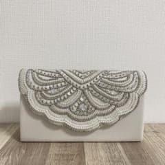 【ニアナ】スカラップビーズ刺繍結婚式クラッチバッグ　ベージュのサムネイル