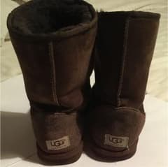 値下げしました！UGG ムートンブーツ チャコール サイズ８のサムネイル