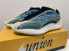 ADIDAS YEEZY 700 V3 KYANITEアディダス イージーのサムネイル