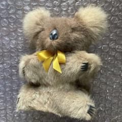 コアラ ぬいぐるみ リアルファー 黄色リボン - メルカリ