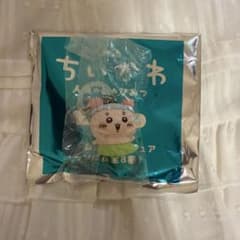 ちいかわ 映画人魚の島のひみつ　特典　めじるしアクセサリー　古本屋　かにちゃんのサムネイル