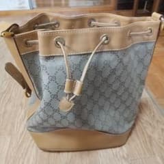 GUCCIバックのサムネイル