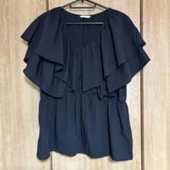 Té chichi フリルブラウス 半袖 ブラックのサムネイル