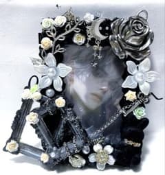 Trading card decoration, hard case decoration, black and white, rose, moon, key, fan activity