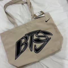 NIKEx BTS コラボ カスタム トートバッグ NIKE BY YOU - メルカリ