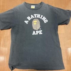 APE ブラックTシャツ