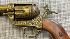 COLT SAA シングルアクションアーミー 装飾銃 リボルバー 合金製 箱無し COLT SAA シングルアクションアーミー 装飾銃 リボルバー 合金製 箱
