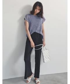 未使用 Re:EDIT リエディ 楊柳マットプリーツキックフレアパンツ ブラックのサムネイル
