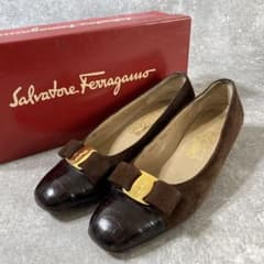 サルヴァトーレ フェラガモ パンプス クロコ型押し ヴァラ ブラック