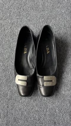 PRADA スクエアトゥパンプス　ブラック 37.5のサムネイル
