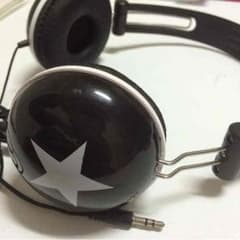 黒色 ヘッドホンのサムネイル