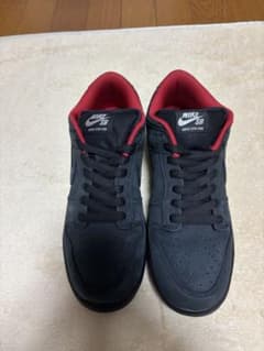 Supreme Nike SB Dunk Low ブラック/レッドのサムネイル