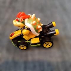 2018スーパーマリオ　ホットウィール　クッパ車体6.5cm※前タイヤ歪みありのサムネイル