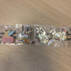 ディズニー ピンバッジ キーホルダー4個セット - メルカリ