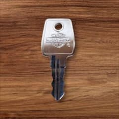 送料無料　新品未使用　ハーレー　鍵番号 9949　タンクキャップ のキーのサムネイル