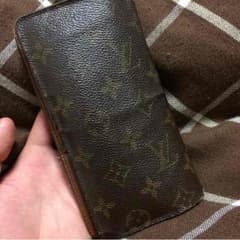 ヴィトン折りたたみ財布のサムネイル