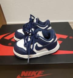 激レア　NIKE DUNK LOW kentucky　ダンクのサムネイル