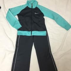 ナイキのジャージ上下のサムネイル