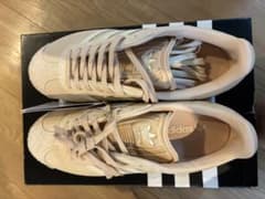 adidas GAZELLE ベージュ スニーカーのサムネイル