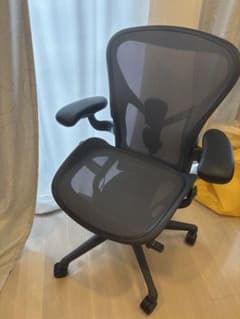【2026年新品購入】 Herman Miller アーロンチェアのサムネイル