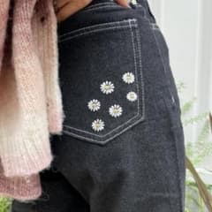 nemne store バッグ刺繍デニムパンツのサムネイル