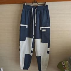 【新品】ネイビーとホワイトのカーゴパンツのサムネイル