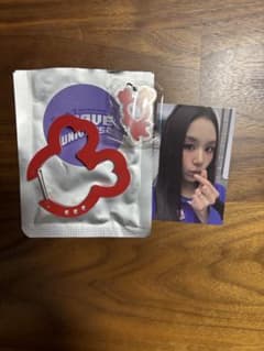 TWICE 10VE UNIVERSE ポップアップカラビナ アクリルキーリング - メルカリ