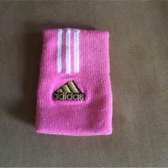 adidasリストバンドのサムネイル
