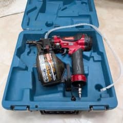 マキタ エア釘打ち機 AN510H ケース付きのサムネイル