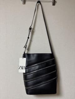 ZARAブラック ショルダーバッグのサムネイル