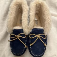 新品未使用UGG モカシン ALENA サイズ24 - メルカリ