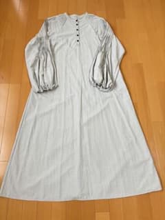【ユナイテッドアローズ】ライトグレー ロングシャツワンピース ボリューム袖のサムネイル