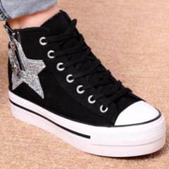 【新品】星柄 ハイカットスニーカーのサムネイル