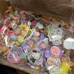 デコパーツ まとめ売り 1.3kg  早い者勝ち！！のサムネイル