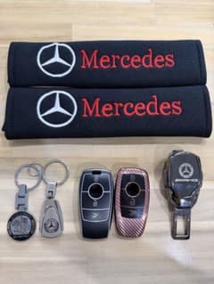 ベンツ　キーケース、キーホルダー、シートベルトパッド、シートベルトバックルのサムネイル